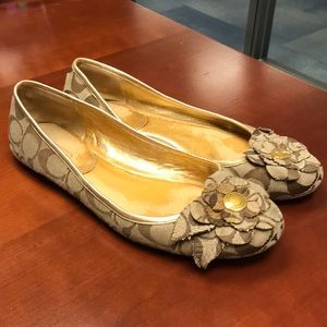 Coach flats